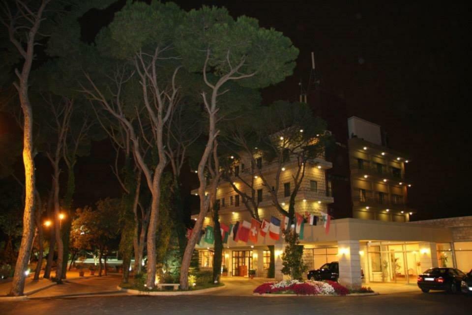 Bzommar Palace Hotel Jounieh Exterior photo